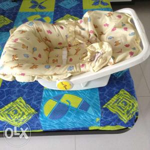 Carry cot in a good condition