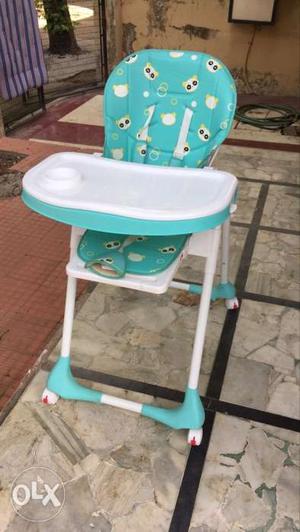 Child feeding chair, with ditachables invluded,