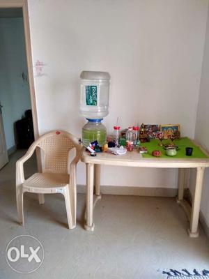 Dinning table with two chairs(plastic)