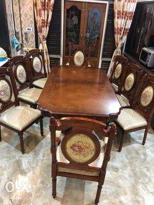 Expandable 8 seater dinning table sparingly used