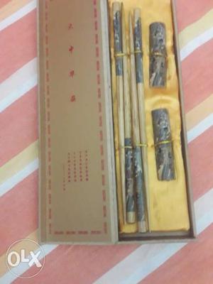 Gray Wood Chopstick With Box