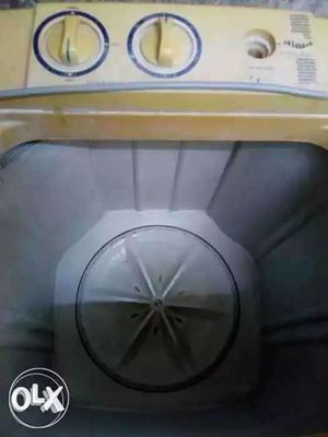 Onida Liliput washer nice condition and 04 years