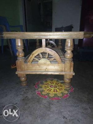 Sheesham wood heavy table it is in good condition
