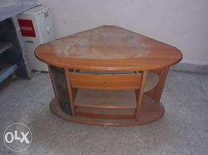 Wooden Corner peice in Good condition for sell.