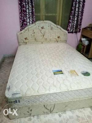 5×6.5 feet queen size brand new 1month use