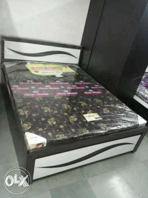 New 6*5 wooden bed latest design r available