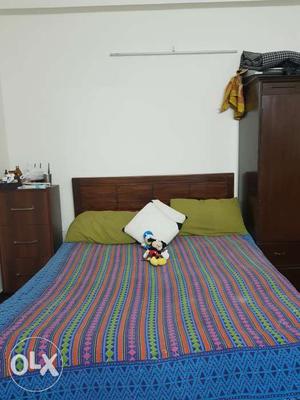 Queen size bed 2 year old