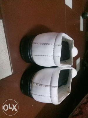 White-and-black Leather Golf Shoes