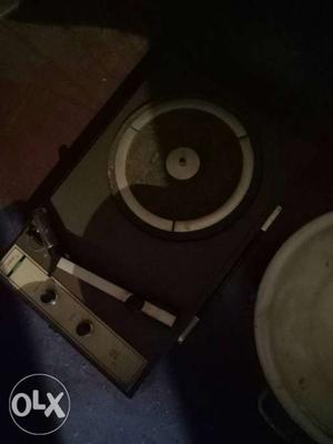 30 years old records player in running condition