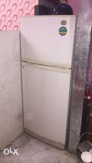 LG 340 liter fridge in very good condition