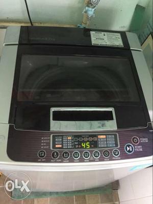 LG 6 Kg with 10 yrs warranty in very good running