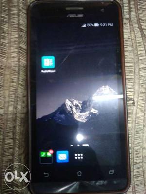 Asus Zen phone 5 inch,3G,8 mp cam,2 gb RAM,8 gb