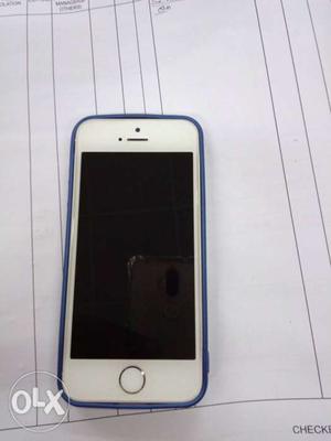 I phone Se 32 Gb 7 Months Phone With Charger