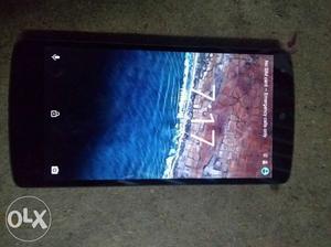 Nexus 5 4g Phone 2gb Ram And 16gb Inbuilt phone
