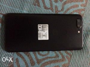 OnePlus 5t, 64GB, 4 month old scratch less