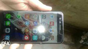 Oppo f3 Good condition 10 months old but finger