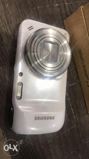 Samsung s4 zoom white colour good condition box