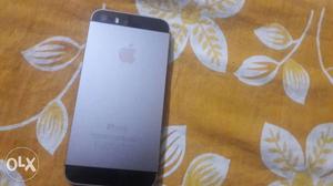 A very good condition iphone 5s black color all