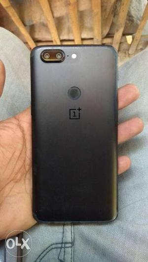 Oneplus 5t 5 month used. Excellent condition. No