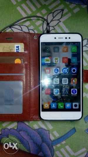 Redmi y1. 32 gb 3gb ram, gold..only 3 month old