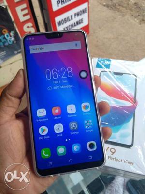 VIVO V9 just like new pis full box with 11 month