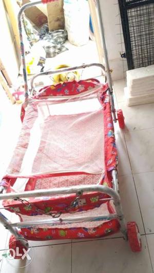 Baby Cradle for sale, good condition... price