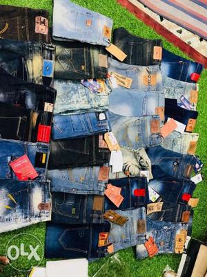 Fectory outlet minor branded jeans only 250 Rupis