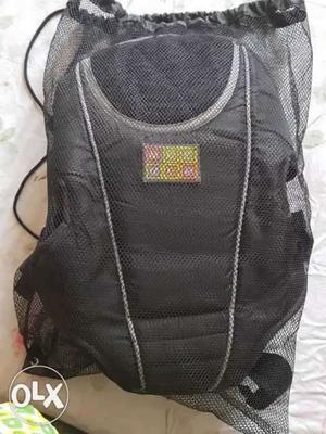 Mee mee baby carrier bag. in new condition.