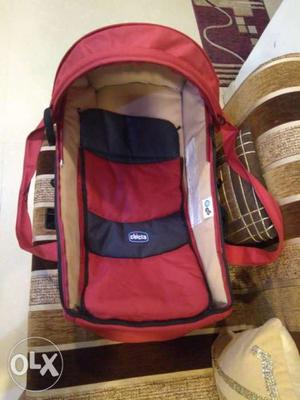 Selling Chicco baby bag for 0-1 years. very good