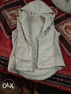 White Zip-up Hooded Vest
