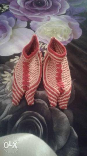 White-and-red Knit Shoes