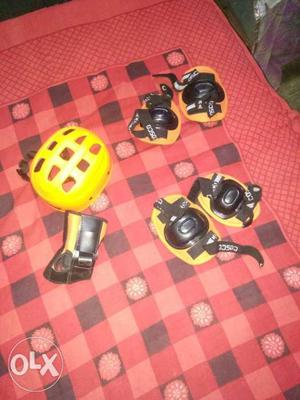 Yellow And Black Bicycle Gear Set