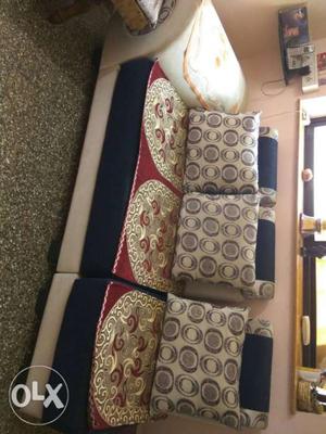 Full comfortable sofa set from Adorn. Comes with