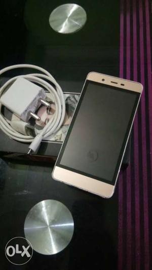 Micromax Vdeo2 4G...with charger and Box.