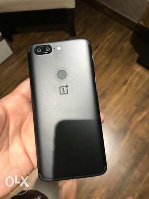 One plus 5T 128 Gb 8 Gb ram only 3 months old and