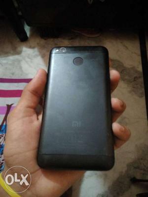 Redmi 4 in good condition displAy is crack little