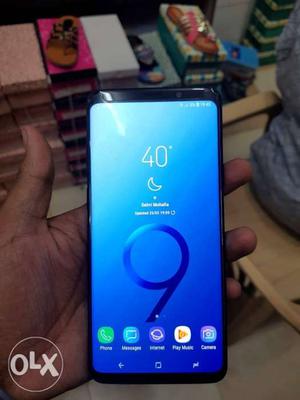 Samsung galaxy s9 plus almost 1month old. Only