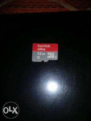 Sandisk Ultra 32 GB memory card.