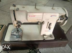 Singer swing machine. Very less use. Good condition..