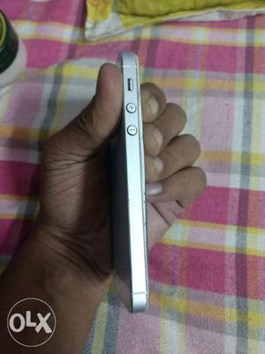 Want to sell my i phone 5 16 GB... fix rate...