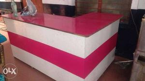 White And Red Wooden counter for shop size 4*6