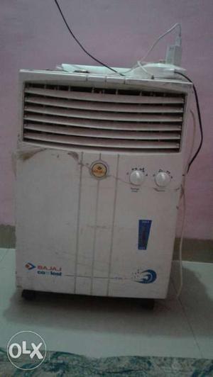 1 years old bajaj cooler good condition no problems.