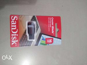 Black SanDisk Cruiser Blade 16 GB USB Flash Drive Pack