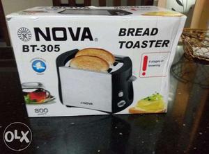 Bread Toaster pop up (Nova Brand in excellent condition)