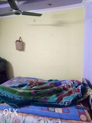 Fully furnished room avilable fredge also