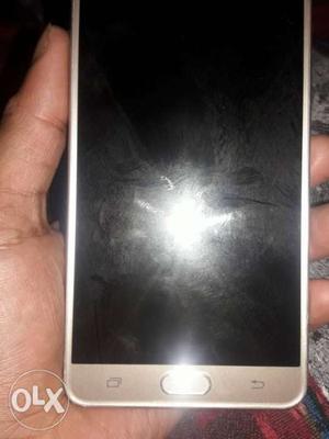 Sell my samsung j7 max 4.32 new candithan only 9