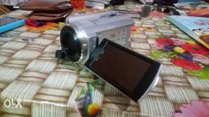 Sony DCR-SR68 handycam