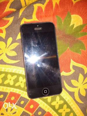 1.5 years old iphone 5 black in good condition