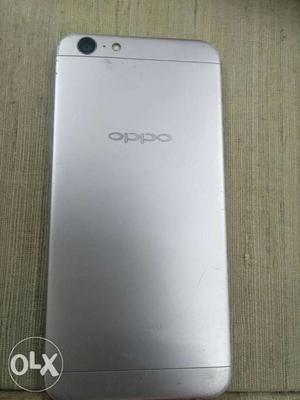 Oppo A57 3 GB RAM 32GB memory small crek