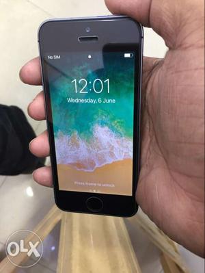 Selling my ipohne 5s 16gb mint condition oly